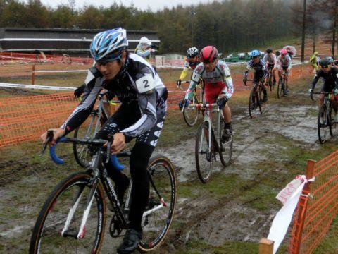 http://www.cyclocross.jp/news/2017/CCM1C1start.jpg