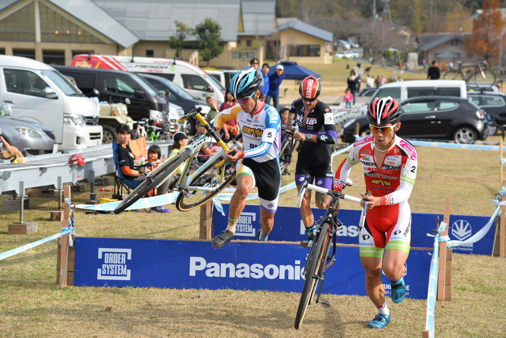 http://www.cyclocross.jp/news/61D_9239.jpg