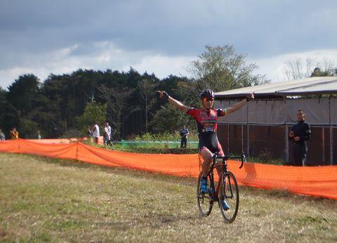 http://www.cyclocross.jp/news/C1goal.jpg