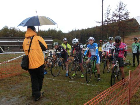 http://www.cyclocross.jp/news/CCM1C4start.jpg