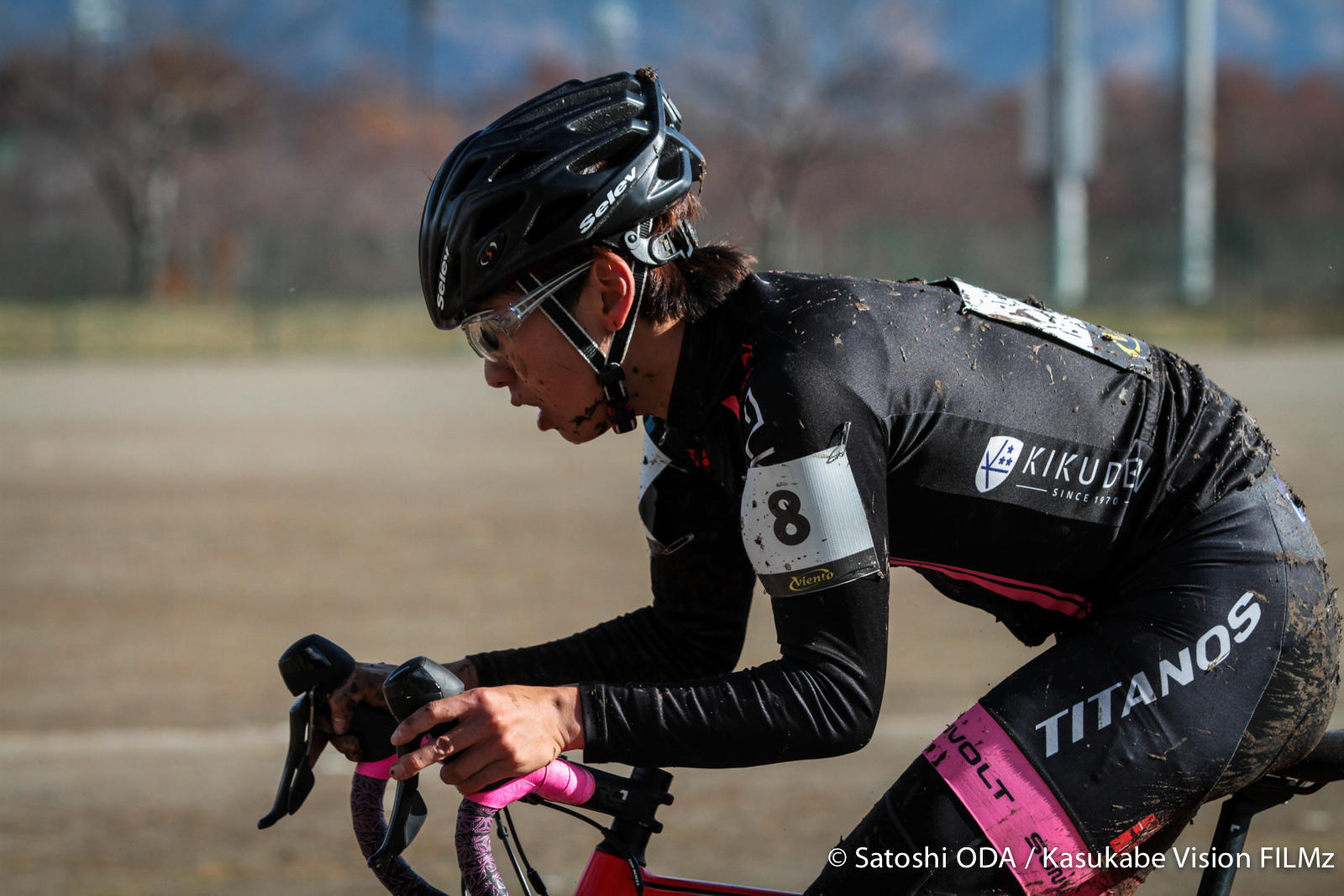 http://www.cyclocross.jp/news/JCX5_Iiyama/7D1_0649.jpg