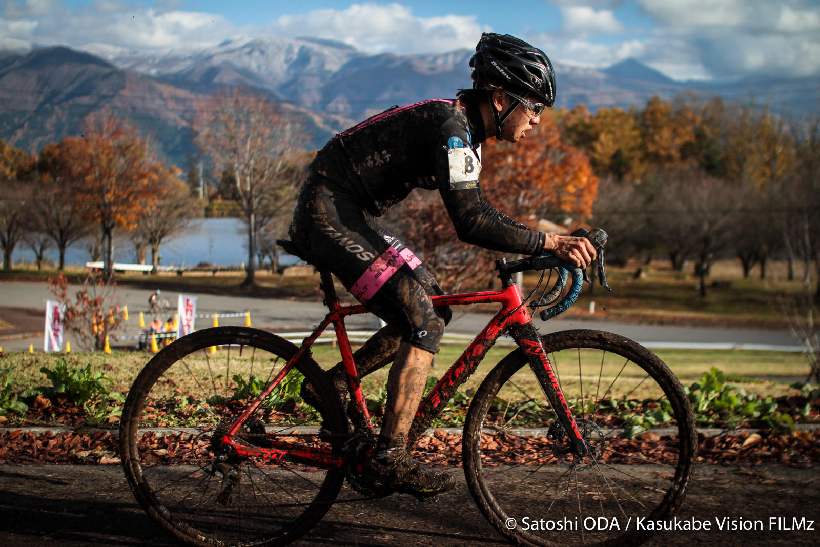 http://www.cyclocross.jp/news/JCX5_Iiyama/7D2_0456.jpg
