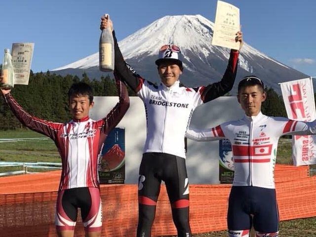 https://www.cyclocross.jp/news/2018/10/1bef07af6057d56ca76ea31c98b947e49d270629.jpg