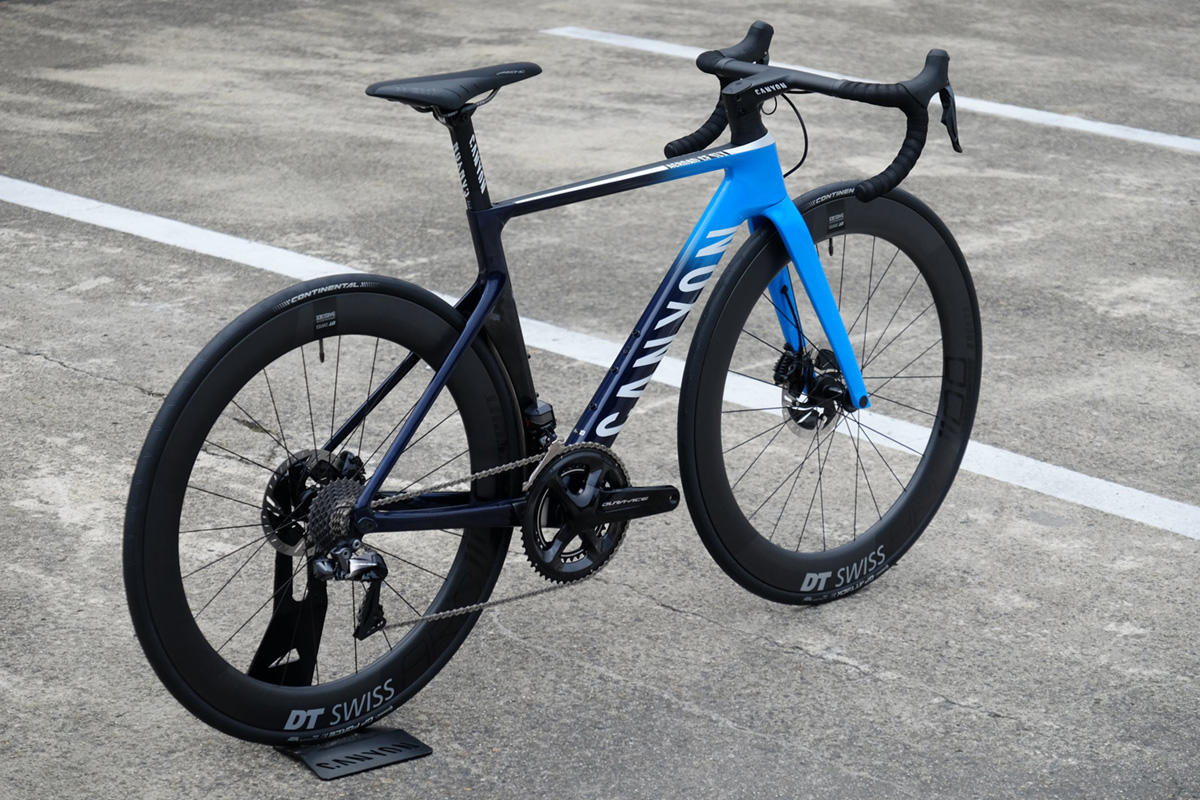 エアロードCF SLX ディスク 9.0 Di2 の2019新色ブルーフェードカラー