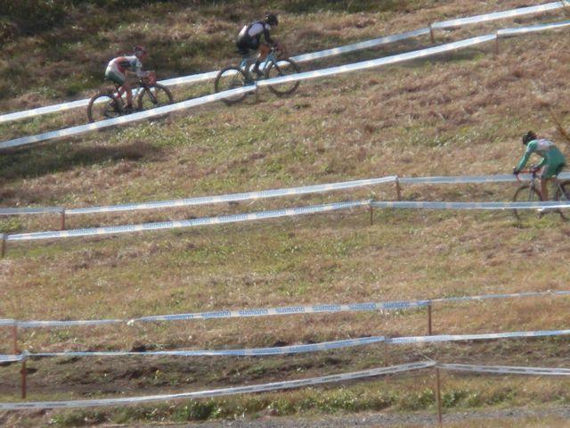 https://www.cyclocross.jp/news/2018/2018_1014CXShirakabako0581.JPG