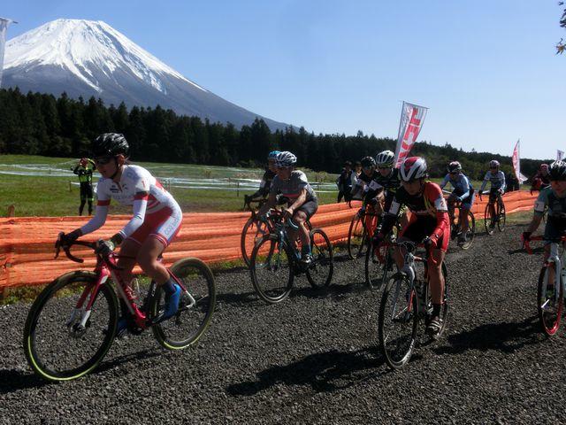https://www.cyclocross.jp/news/2018_1021CXFujisanJCX0247.JPG