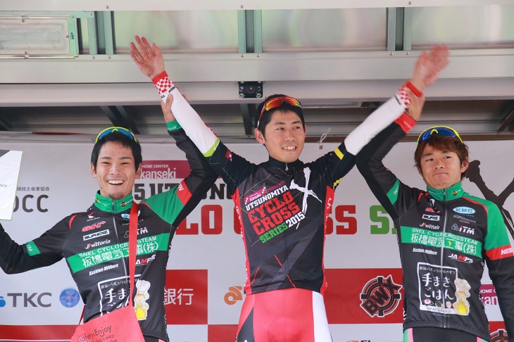 宇都宮シクロクロス第2戦　大声援に後押しされた小坂光が勝利