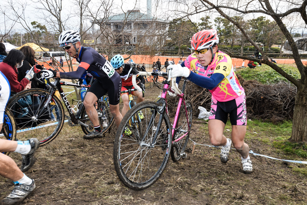 海外を思わせるキャンバー地獄は沢田時が制する