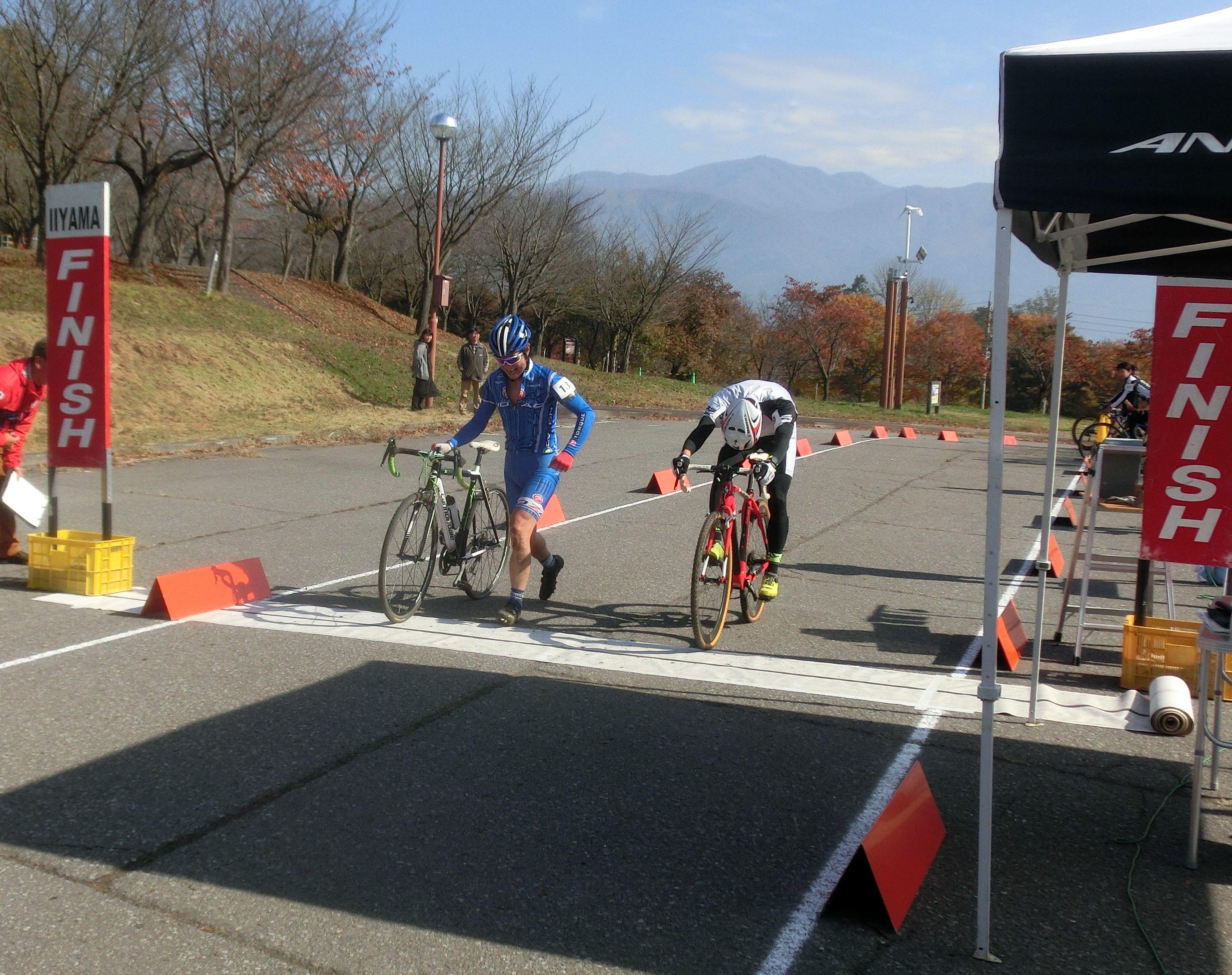 https://www.cyclocross.jp/news/f3647873bc83dde92b7fb9d8b282d03473c73dfc.JPG