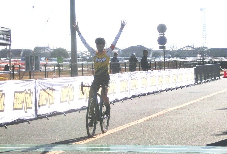 https://www.cyclocross.jp/news/karami.JPG