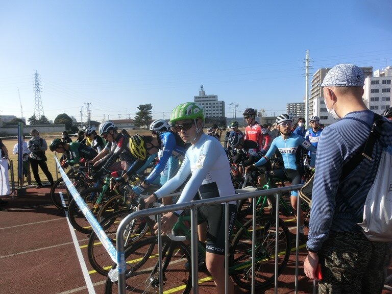 https://www.cyclocross.jp/news/start.JPG