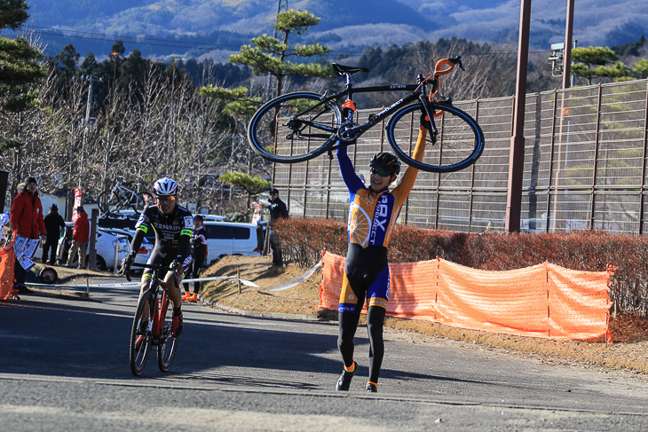 東北CX蔵王ラウンド　土井雪広に競り勝った山田大介が初勝利
